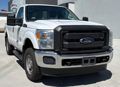 2014 FORD F-250 - DIESEL!