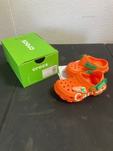 Kids Crocs &ldquo;Carrots&rdquo; size: C8 - Original Box