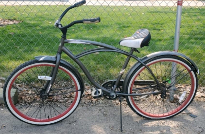 Huffy Cranbrook Cruiser Bicycle, 26" Wheels, Matte Black, Coaster Brake, Fenders