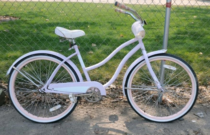 Schwinn Women's Cruiser Bicycle, Single-Speed, 26" Wheels, Pink, Coaster Brake, Comfort Saddle