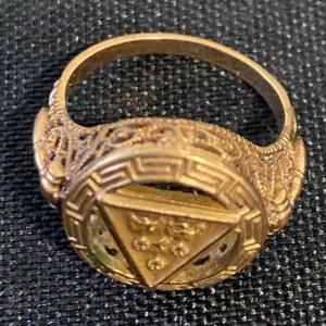 10K Gold Royal Arch Masons Triangle Ring, Ornate Filigree, 6 Accent Stones, Vintage Fraternal Jewelry ( Unable to Verify )