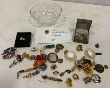 Vintage Collectibles Lot: Caterpillar 40-Year Pin, Harley-Davidson, Idaho Plate, 30+ Pins/Charms