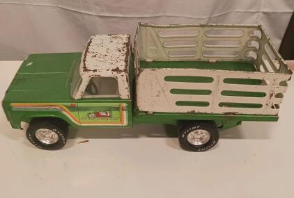 Structo Cattle Farms #708 Livestock Semi Truck, 1950s Pressed Steel, 21" Length