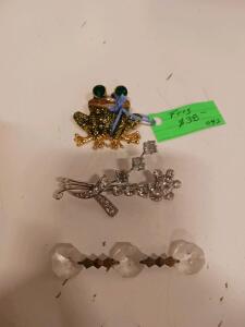 Set of 3 Costume Jewelry Brooches &ndash; Frog Rhinestone, Floral Bow, Geometric Crystal, Tag #942