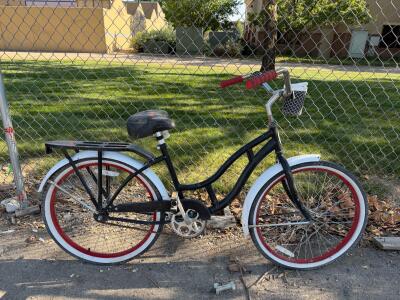Black Cruiser Bicycle &ndash; 26" Wheels, Single Speed, Rear Rack, Basket, Steel Frame
