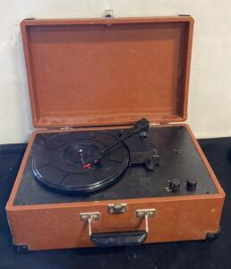 Vintage Portable Suitcase Record Player, 3-Speed Belt-Driven Turntable, Built-in Speaker