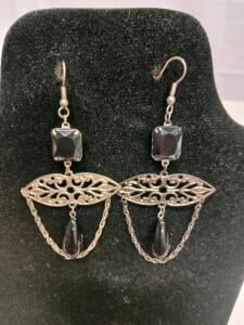 Vintage-Inspired Silver-Tone Filigree Dangle Earrings with Black Faceted Stones