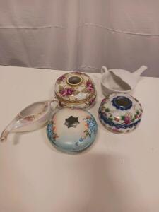 Antique Porcelain Invalid Feeder & Spittoon Lot &ndash; Hand Painted Floral & Plain, 4-Piece Set, c. 1890&ndash;1930