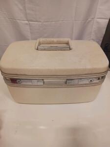 Vintage Hawthorne Hard Shell Train Case with Mirror and Elastic Pockets