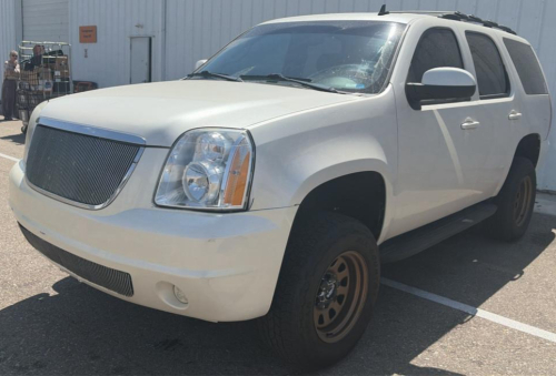 2011 GMC YUKON - 4X4!