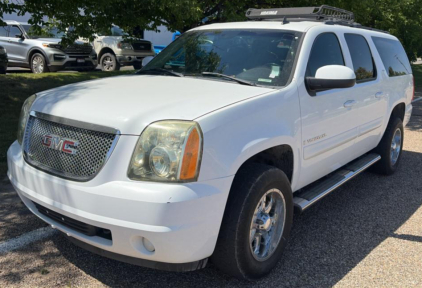 2008 GMC YUKON XL - 4X4!