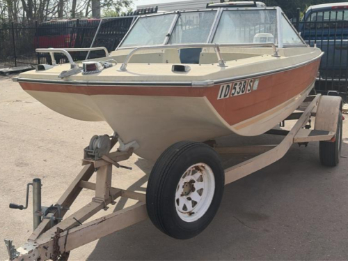 CRESTLINER BOAT