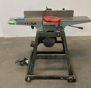 Delta 6-Inch Stationary Jointer With Mobile Base And Dust Collection (Powers On)