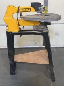 DEWALT DW788 20" Variable-Speed Scroll Saw With Stand, 1.3 Amp Motor, 2" Max Cutting Thickness (Powers On)