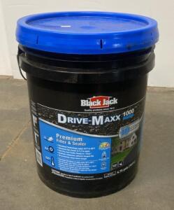 Black Jack Drive-Maxx 1000 Driveway Sealer, 4.75 gal, 10 Yr, Fast Dry, ClimaSeal, Black, Premium