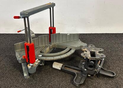 Stanley 20-800 Manual Miter Box Saw With 22" Blade, Adjustable Angles And A Vintage Corner Miter Clamp/ Vise (Location 2)