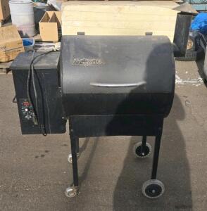 Traeger Wood Pellet Grill/Smoker Digital Control, ~292 sq in Cooking Area, Black, 110V