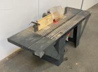 Vermont American 23463 Standalone Router Table with Custom Fence and Guard - 3