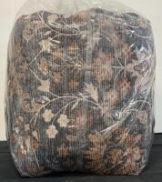 Traditional Floral Area Rug & White Mushroom Table Lamp, Modern Design - 3