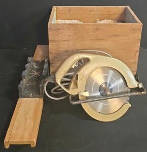 Makita 5201N-A 260mm (10-1/4") Circular Saw, 12A, 3700 RPM, w/ Wooden Case & Miter Box, Japan