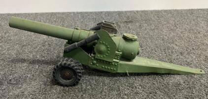 Vintage Diecast Toy Artillery Cannon, Olive Green, 8 in, 1:32 Scale, 1940s&ndash;60s Military Model