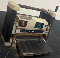 Delta ShopMaster Benchtop Thickness Planer, 12-1/2" Width, 2 HP, Model TP305/TP400LS - 2
