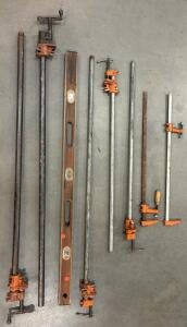 Set of 6 Woodworking Clamps (Pipe Clamps & Bar Clamps) with Wooden Level