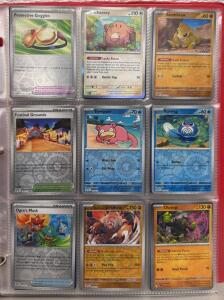 Huge Binder Of 160+ Pok&eacute;mon Cards W/ Tons Of Holos And Rares