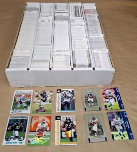 (1) Box Of 500+ Assorted 2004-2005 Football Trading Cards Including HOFs, Stars & Rookies