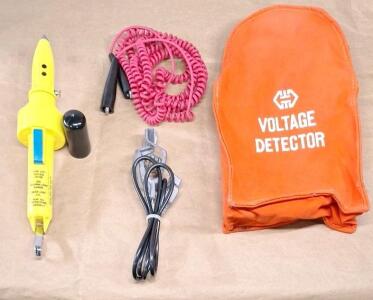 (1) Communications Technology C-9970 Voltage Detector W/ Storage Bag & Cables & Manual