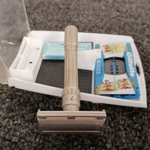 Vintage Gillette Hand Razor