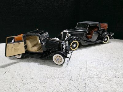 1934 Ford Cabriolet Die-Cast Model Cars, 1:18 Scale, Opening Doors and Hood, Black, 2 Variants