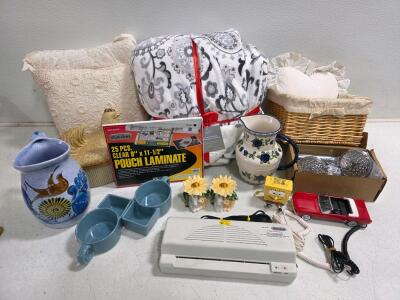 Working Gordon 9" Hot Laminator Model 92499, King size Royal MicroPlush blanket, and home decor