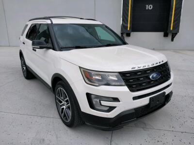 2017 FORD EXPLORER - HEATED LEATHER SEATS!