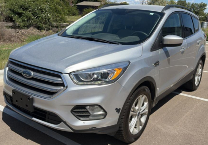 2017 FORD ESCAPE SE - 4X4!
