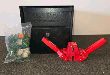 Mailbox, Twin-Lever Hand Bottle Capper With 50 Green 26MM Crown Bottle Caps