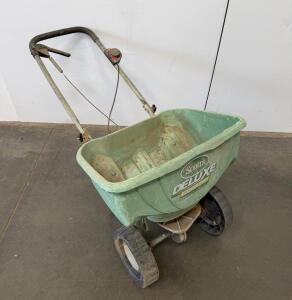 Scotts Deluxe EdgeGuard Push Broadcast Spreader, 60 lb Capacity, Adjustable Settings, Plastic Hopper