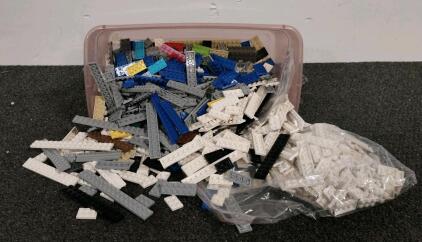 Large LEGO Bulk Lot 800&ndash;1200 Pieces Plates & Beams in Storage Bin, White Grey Blue Assorted
