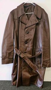 Men's Brown Leather Trench Coat with Belt and Double-Breasted Closure (A)