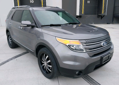 2013 FORD EXPLORER - HEATED LEATHER SEATS!