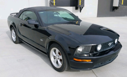 2007 FORD MUSTANG - 5-SPEED MANUAL!
