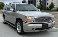 2004 GMC YUKON XL - ROOF RACKS!