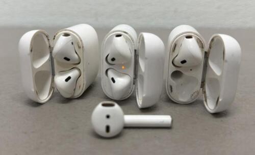 Apple IPods Lot With Charging Cases (Untested)