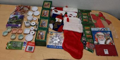 Mixed Lot of 20+ Christmas Decorations & Collectibles &ndash; Stockings, Porcelain Figurines, Ornaments