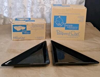 (1) Pampered Chef Small Bowl Caddy, Item #1946, (1) Pampered Chef 4-Piece Small Colored Bowl Set, Item #2029 & (2) Pampered Chef 12" Black Triangular Plates