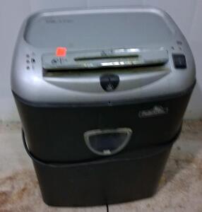 Cross-Cut Office Paper Shredder (Turns On)