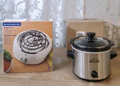 (1) Chef's Table 2-Qt Slow Cooker & (1) Durabrand 750W Electric Single Burner