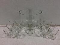 Large Kitchenware Lot &ndash; Leaf-Pattern Bowls, Flatware, Metalware, Glassware, Serving Utensils - 5