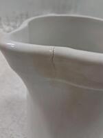 Large Kitchenware Lot &ndash; Leaf-Pattern Bowls, Flatware, Metalware, Glassware, Serving Utensils - 12