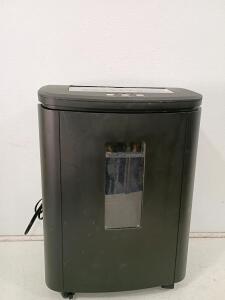 Royal Sovereign RDS-21C10 10-Sheet Cross-Cut Paper Shredder, 5.5-Gallon Bin, 7.2 ft/min Speed
